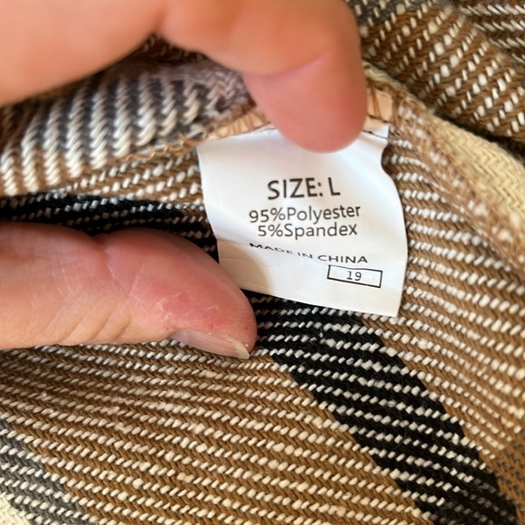 Shacket - Picture 8 of 8